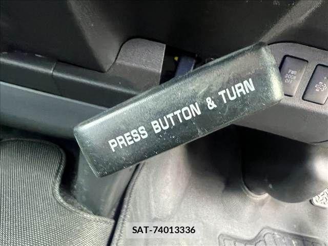 Toyota HIACE VAN 2017-03 5868967-23