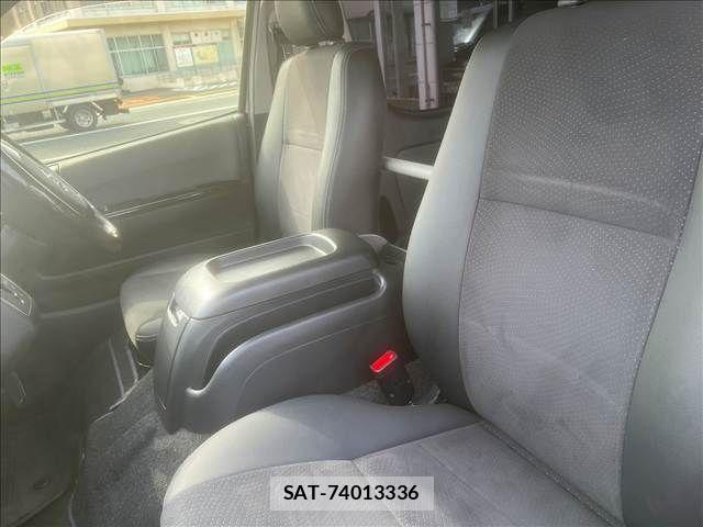 Toyota HIACE VAN 2017-03 5868967-4