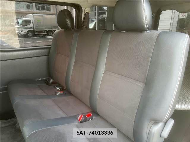 Toyota HIACE VAN 2017-03 5868967-5