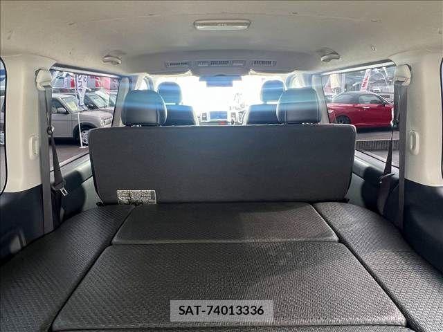Toyota HIACE VAN 2017-03 5868967-6