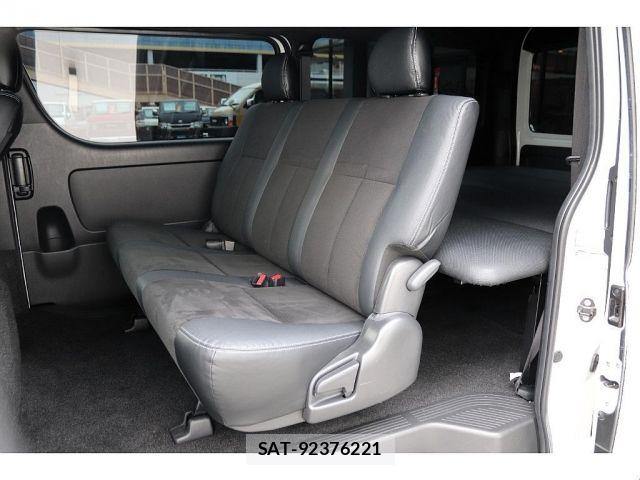 Toyota HIACE VAN 2021-01 5868957-9