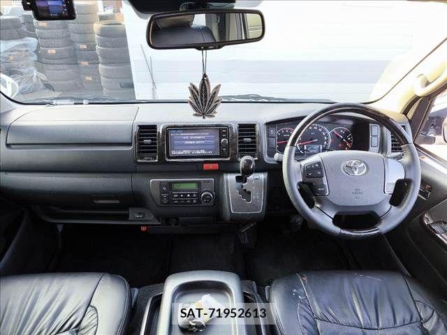 Toyota HIACE VAN 2018-03 5868972-9