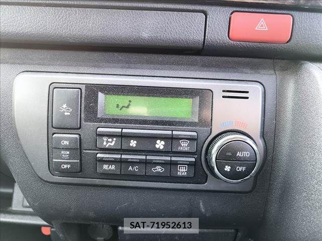 Toyota HIACE VAN 2018-03 5868972-14