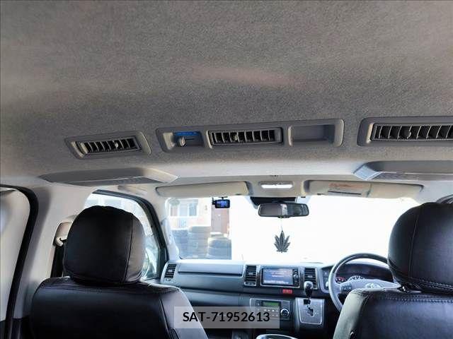 Toyota HIACE VAN 2018-03 5868972-18