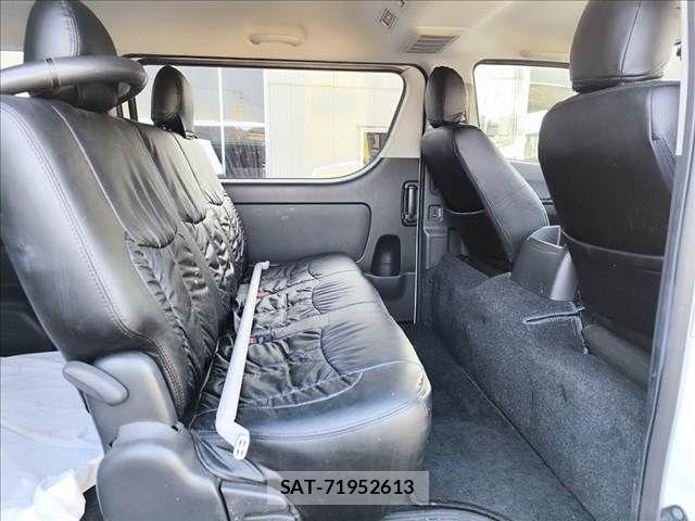 Toyota HIACE VAN 2018-03 5868972-8