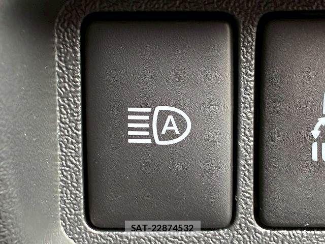 Toyota HIACE VAN 2023-05 6000276-9
