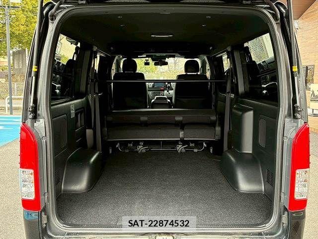 Toyota HIACE VAN 2023-05 6000276-12