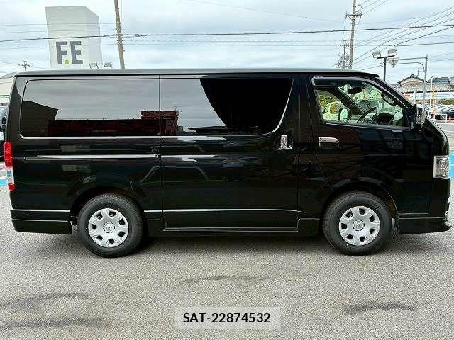 Toyota HIACE VAN 2023-05 6000276-13