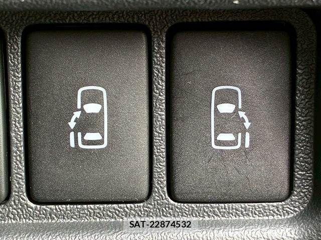 Toyota HIACE VAN 2023-05 6000276-3