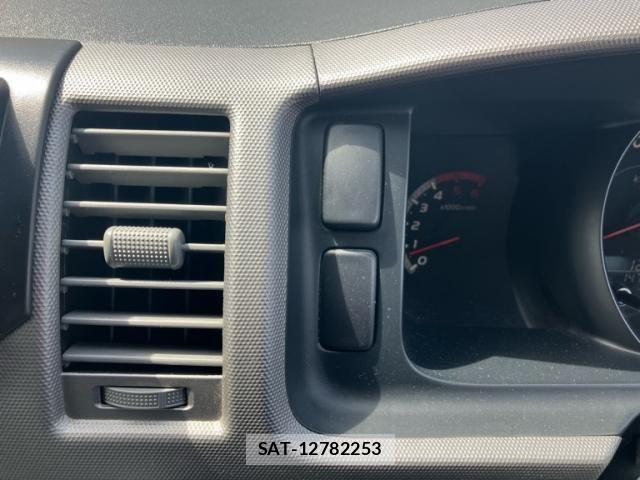Toyota HIACE VAN 2009-06 6000322-17