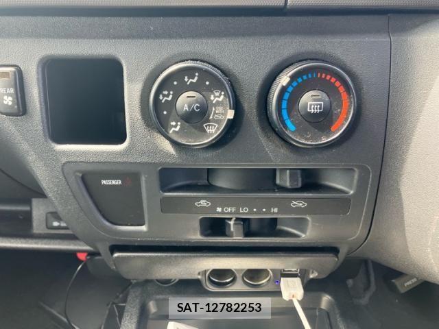 Toyota HIACE VAN 2009-06 6000322-19