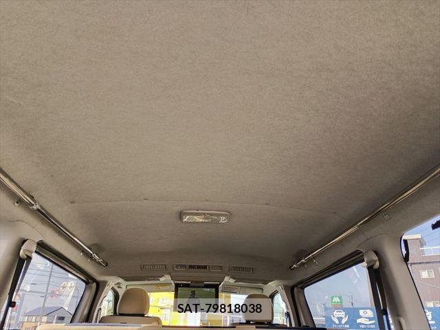 Toyota HIACE VAN 2019-09 6000297-15