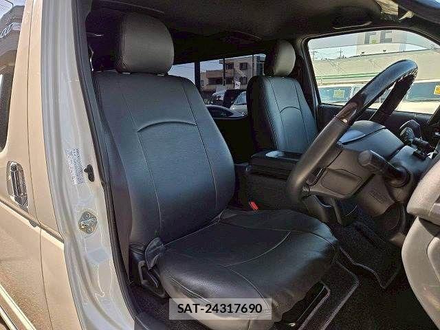 Toyota HIACE VAN 2024-08 6215315-10