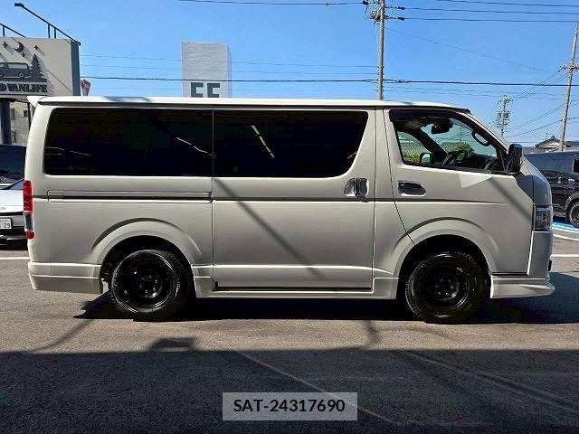 Toyota HIACE VAN 2024-08 6215315-14