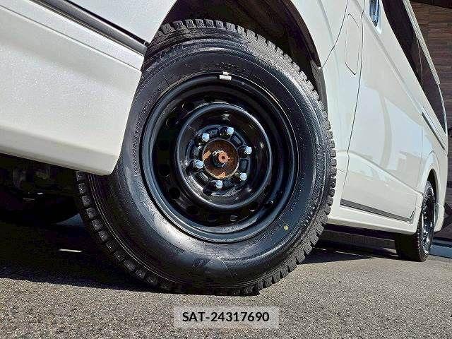 Toyota HIACE VAN 2024-08 6215315-19