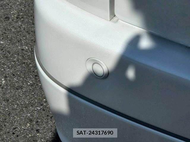 Toyota HIACE VAN 2024-08 6215315-7