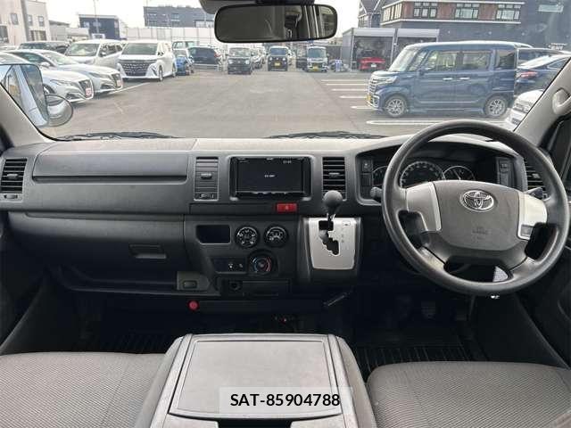 Toyota HIACE VAN 2019-09 6215338-13