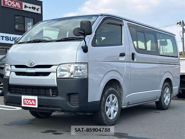 Toyota HIACE VAN 2019-09 6215338-15