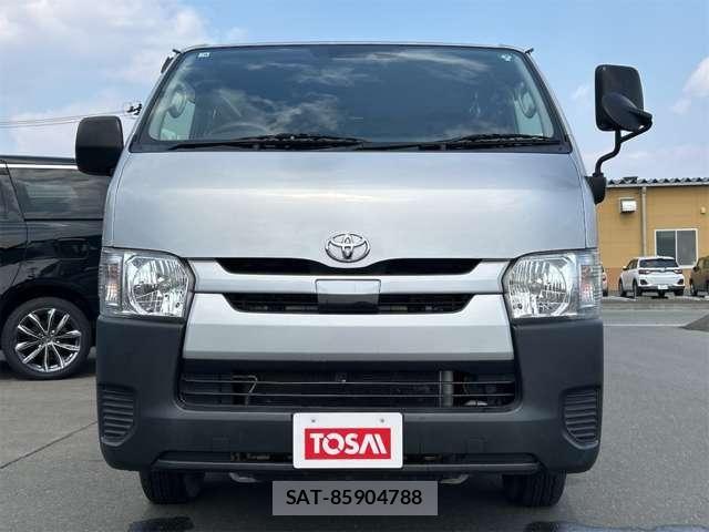 Toyota HIACE VAN 2019-09 6215338-16