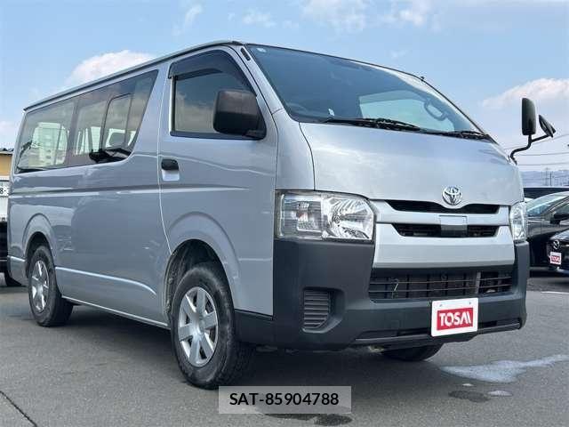 Toyota HIACE VAN 2019-09 6215338-17