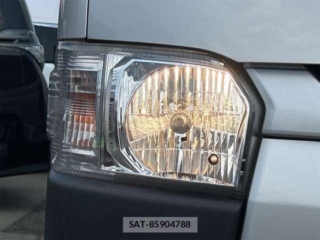 Toyota HIACE VAN 2019-09 6215338-24