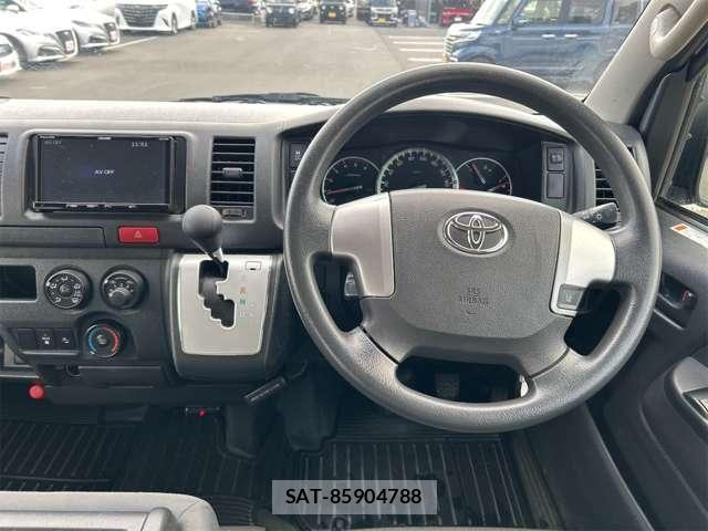 Toyota HIACE VAN 2019-09 6215338-25