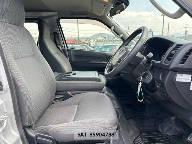 Toyota HIACE VAN 2019-09 6215338-5