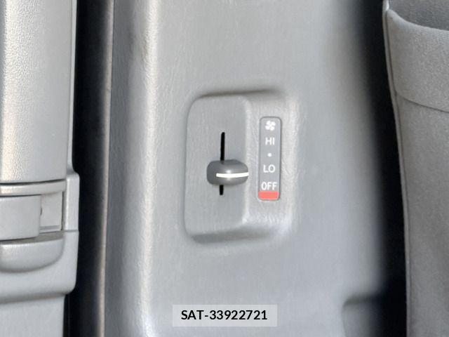 Toyota HIACE VAN 2010-06 6244378-11