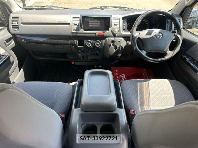 Toyota HIACE VAN 2010-06 6244378-16