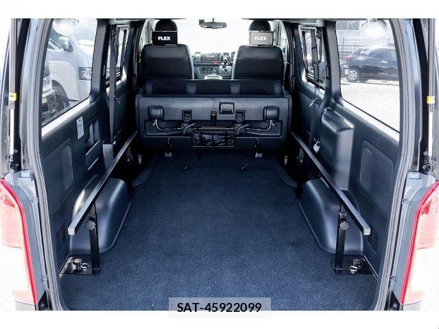 Toyota HIACE VAN 2018-01 6244363-11
