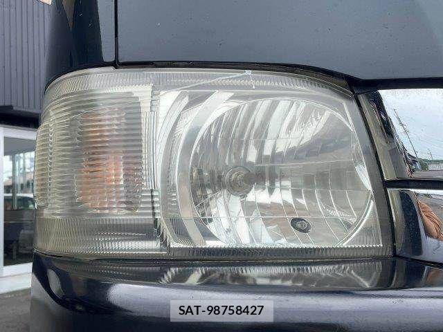 Toyota HIACE VAN 2010-05 6612188-24