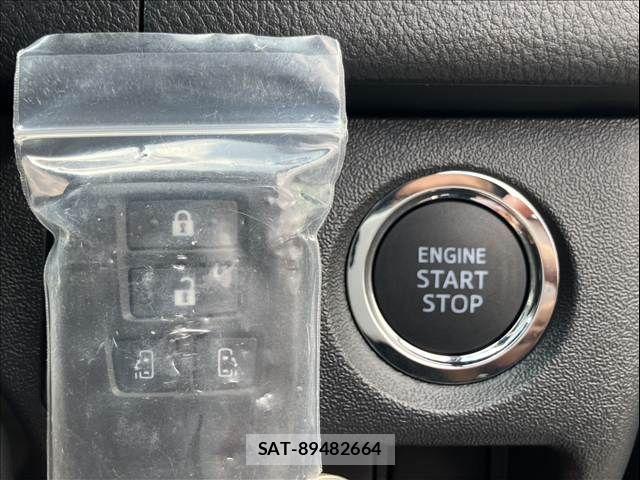 Toyota HIACE VAN 2025-06 6612176-17
