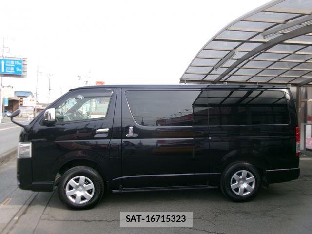 Toyota HIACE VAN 2024-08 6641655-4