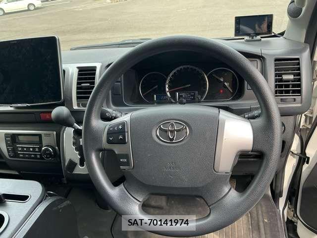 Toyota HIACE VAN 2018-07 6641660-10