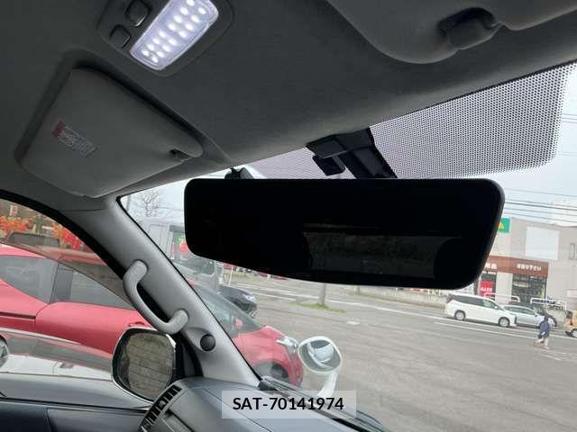 Toyota HIACE VAN 2018-07 6641660-11