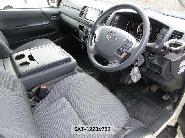 Toyota HIACE VAN 2023-12 6676190-9