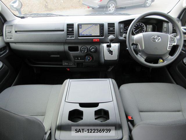 Toyota HIACE VAN 2023-12 6676190-17