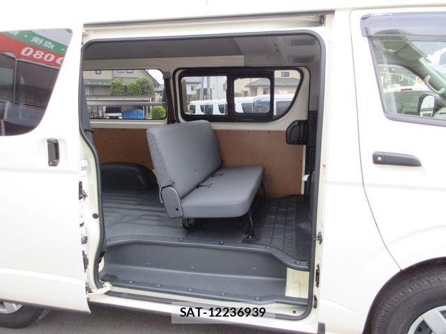Toyota HIACE VAN 2023-12 6676190-18