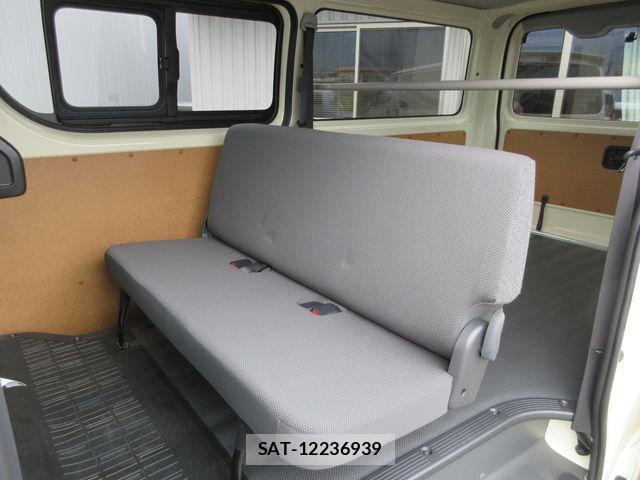 Toyota HIACE VAN 2023-12 6676190-20