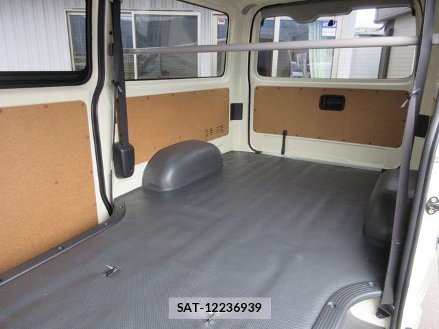 Toyota HIACE VAN 2023-12 6676190-22