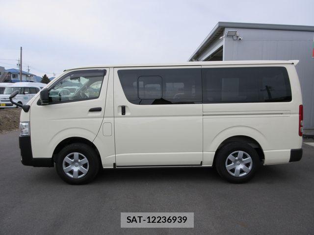 Toyota HIACE VAN 2023-12 6676190-7