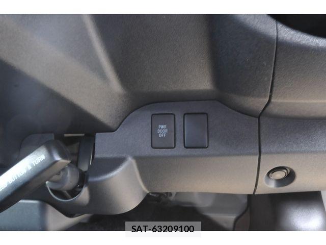 Toyota HIACE VAN 2026-03 6682681-16