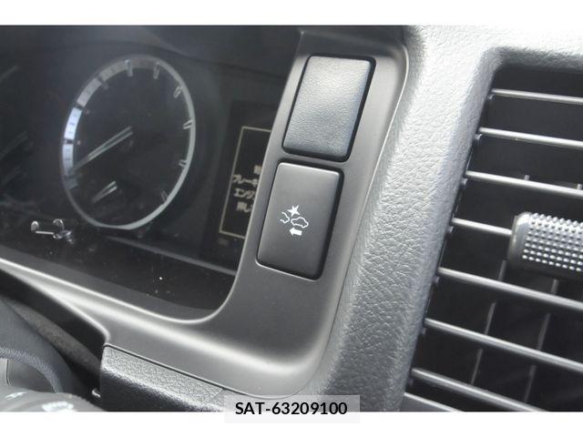 Toyota HIACE VAN 2026-03 6682681-3