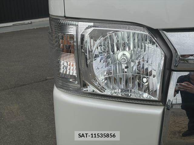 Toyota HIACE VAN 2019-09 6683793-28