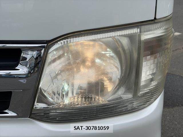 Toyota HIACE VAN 2012-08 6682682-28