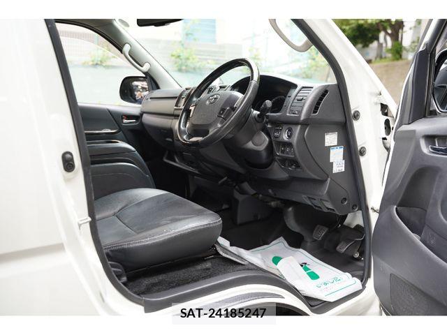 Toyota HIACE VAN 2018-05 6751808-21