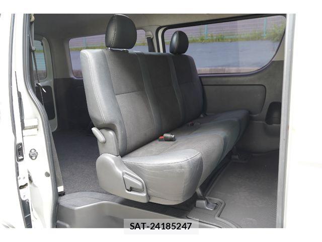 Toyota HIACE VAN 2018-05 6751808-24