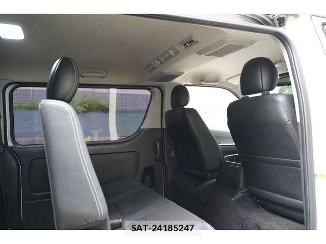 Toyota HIACE VAN 2018-05 6751808-26