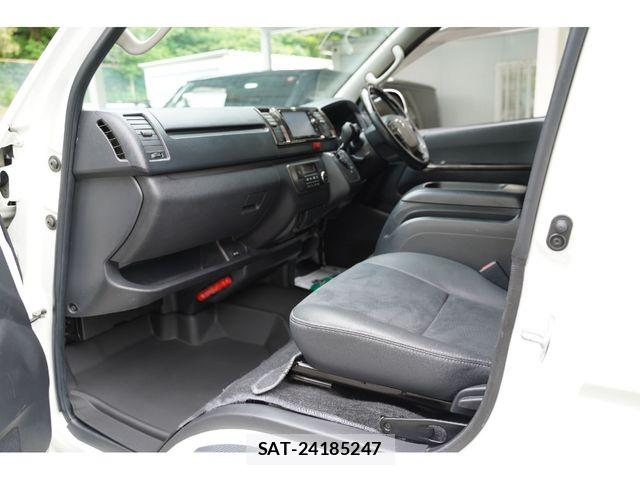 Toyota HIACE VAN 2018-05 6751808-28