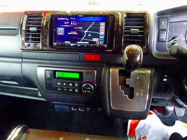 Toyota HIACE VAN 2020-11 6734193-9